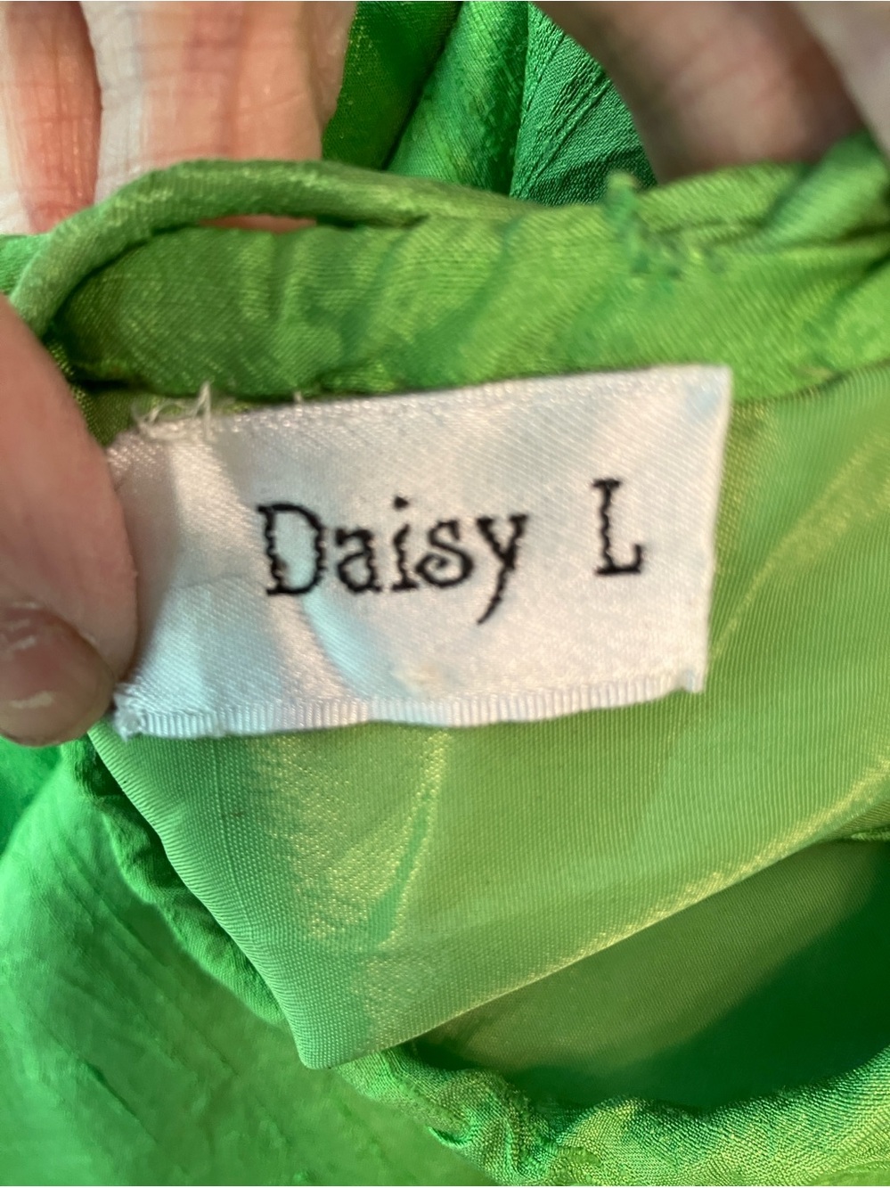Daisy L Lime Green Raw Silk Embroidered Pineapple Sheath Dress, Size Large - Picture 9 of 11